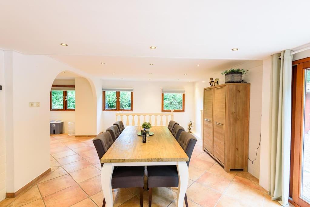 Spacious Wooden Cottage With Infra-Red Sauna At Veluwe Putten Extérieur photo
