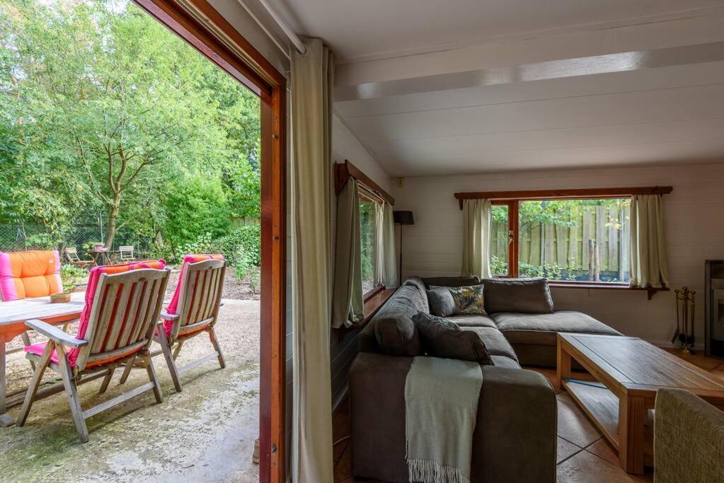 Spacious Wooden Cottage With Infra-Red Sauna At Veluwe Putten Extérieur photo